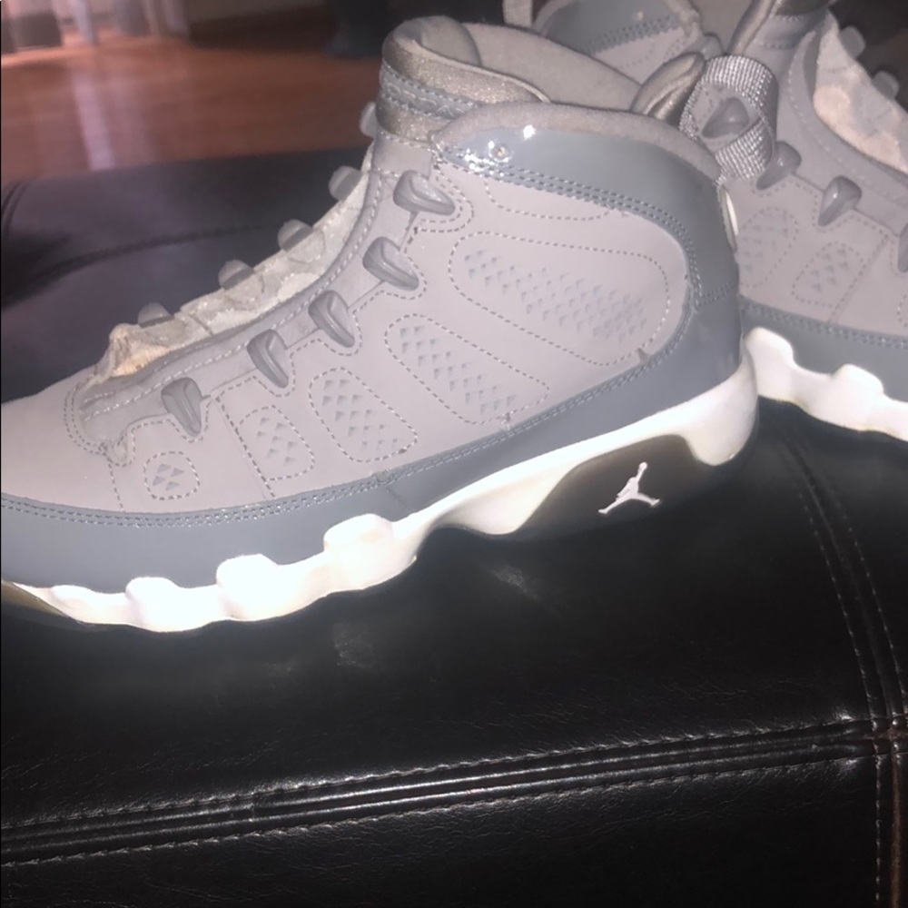 Retro Air Jordan Cool Grey 9s